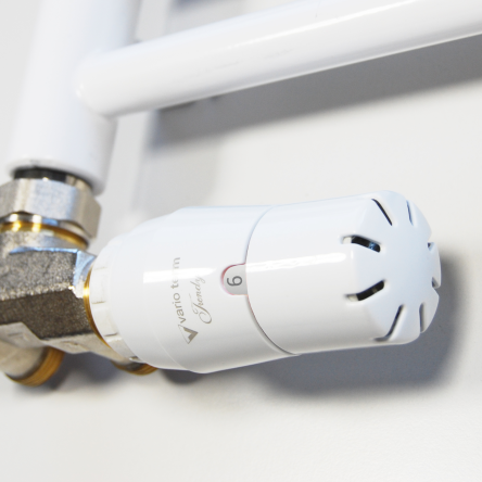 trendy na grzejniku bez czerwonej naklejki